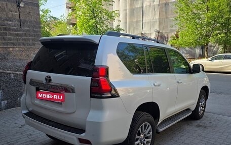 Toyota Land Cruiser Prado 150 рестайлинг 2, 2019 год, 4 850 000 рублей, 5 фотография