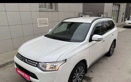 Mitsubishi Outlander III рестайлинг 3, 2013 год, 1 500 000 рублей, 1 фотография