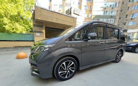 Honda Stepwgn IV, 2016 год, 2 150 000 рублей, 2 фотография