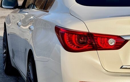 Infiniti Q50 I рестайлинг, 2017 год, 1 900 000 рублей, 13 фотография