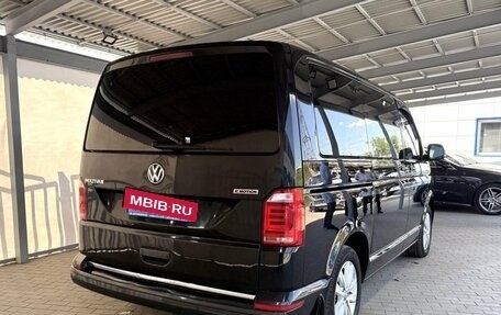 Volkswagen Multivan T6 рестайлинг, 2019 год, 4 199 000 рублей, 5 фотография