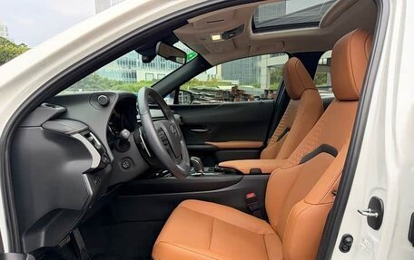 Lexus UX I, 2023 год, 1 926 000 рублей, 7 фотография