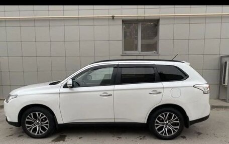 Mitsubishi Outlander III рестайлинг 3, 2013 год, 1 500 000 рублей, 6 фотография