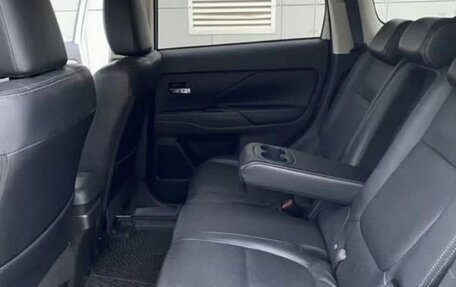 Mitsubishi Outlander III рестайлинг 3, 2013 год, 1 500 000 рублей, 2 фотография