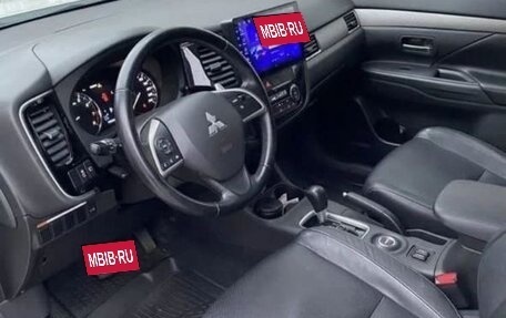 Mitsubishi Outlander III рестайлинг 3, 2013 год, 1 500 000 рублей, 8 фотография