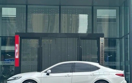 Toyota Camry, 2025 год, 3 870 000 рублей, 4 фотография
