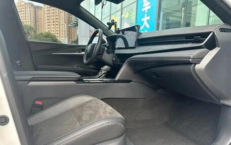 Toyota Camry, 2025 год, 3 870 000 рублей, 14 фотография