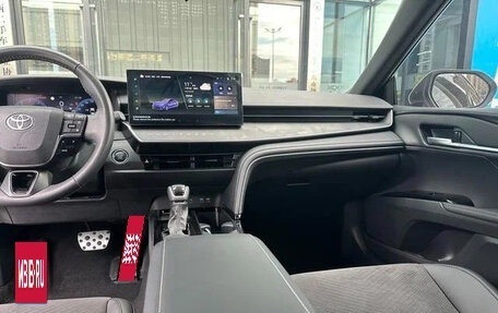 Toyota Camry, 2025 год, 3 870 000 рублей, 15 фотография