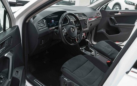 Volkswagen Tiguan II, 2018 год, 2 290 000 рублей, 6 фотография