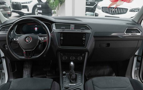 Volkswagen Tiguan II, 2018 год, 2 290 000 рублей, 11 фотография