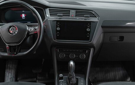 Volkswagen Tiguan II, 2018 год, 2 290 000 рублей, 12 фотография