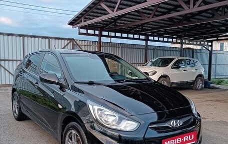Hyundai Solaris II рестайлинг, 2012 год, 710 000 рублей, 3 фотография