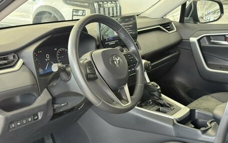 Toyota RAV4, 2024 год, 3 900 000 рублей, 13 фотография