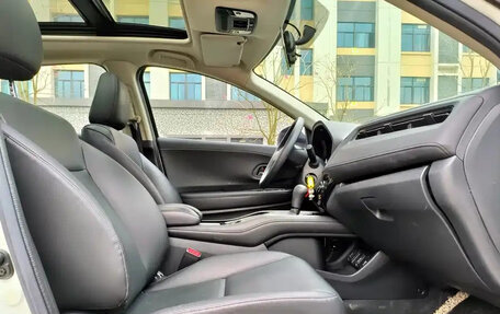 Honda Vezel, 2022 год, 1 450 000 рублей, 10 фотография