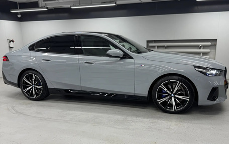 BMW 5 серия, 2025 год, 7 990 000 рублей, 9 фотография
