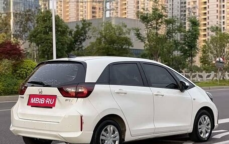 Honda Fit, 2022 год, 1 090 000 рублей, 5 фотография
