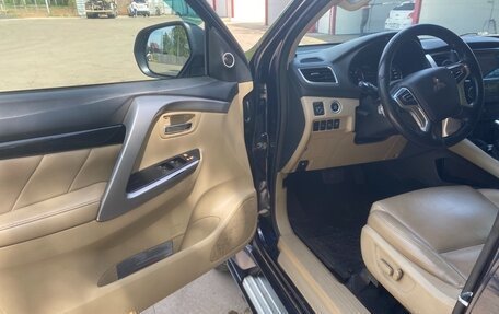 Mitsubishi Pajero Sport III рестайлинг, 2018 год, 3 050 000 рублей, 14 фотография