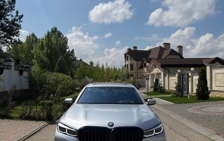 BMW 7 серия, 2019 год, 4 300 000 рублей, 2 фотография