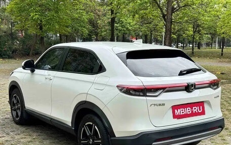 Honda Vezel, 2023 год, 1 800 000 рублей, 6 фотография