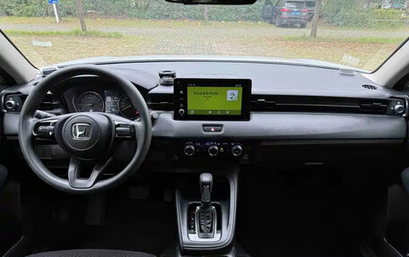 Honda Vezel, 2023 год, 1 800 000 рублей, 14 фотография