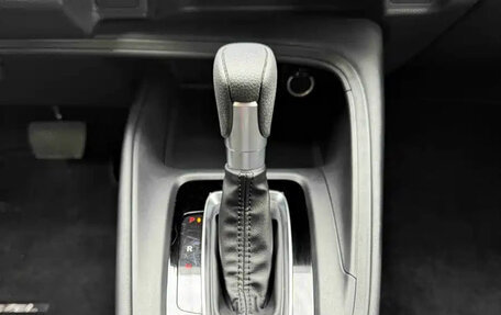 Honda Vezel, 2023 год, 1 800 000 рублей, 18 фотография