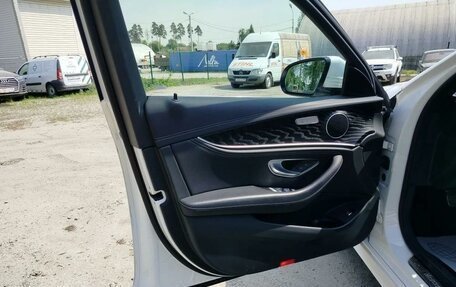 Mercedes-Benz E-Класс, 2022 год, 5 300 000 рублей, 10 фотография