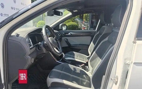 Volkswagen T-Roc I, 2023 год, 1 427 000 рублей, 7 фотография