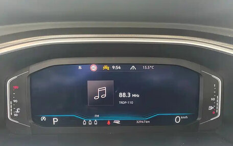 Volkswagen T-Roc I, 2023 год, 1 427 000 рублей, 9 фотография