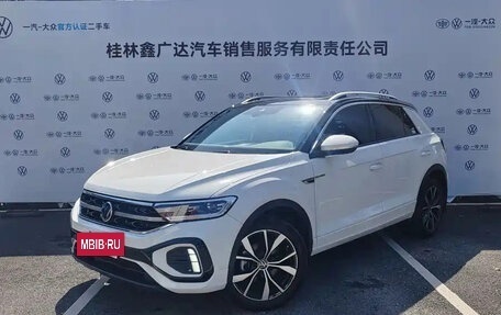 Volkswagen T-Roc I, 2023 год, 1 427 000 рублей, 2 фотография