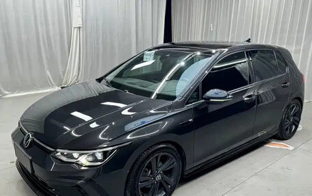 Volkswagen Golf VIII, 2022 год, 2 100 000 рублей, 1 фотография