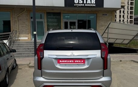Mitsubishi Pajero Sport III рестайлинг, 2021 год, 3 850 000 рублей, 7 фотография