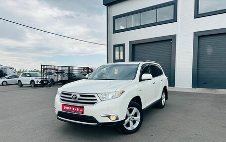 Toyota Highlander III, 2010 год, 1 749 999 рублей, 1 фотография