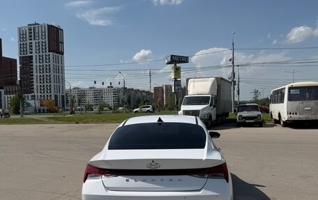 Hyundai Elantra, 2022 год, 2 000 000 рублей, 6 фотография