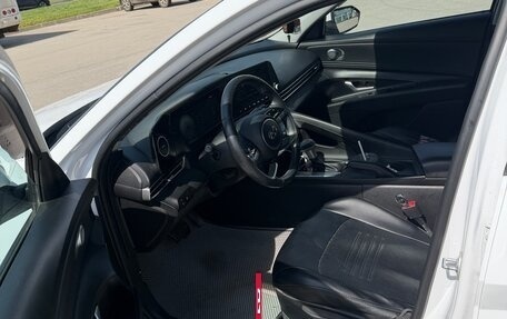 Hyundai Elantra, 2022 год, 2 000 000 рублей, 11 фотография