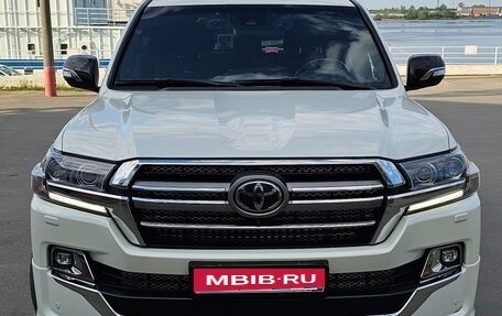 Toyota Land Cruiser 200, 2018 год, 8 500 000 рублей, 2 фотография