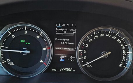 Toyota Land Cruiser 200, 2018 год, 8 500 000 рублей, 9 фотография