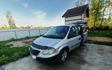 Chrysler Voyager IV, 2001 год, 300 000 рублей, 2 фотография