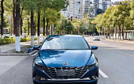 Hyundai Elantra, 2022 год, 1 550 000 рублей, 2 фотография