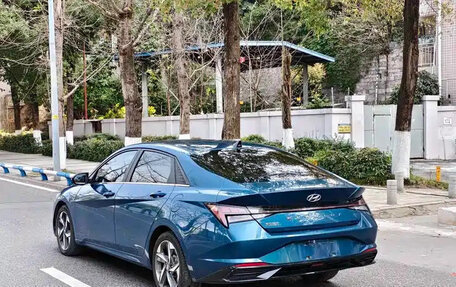 Hyundai Elantra, 2022 год, 1 550 000 рублей, 4 фотография