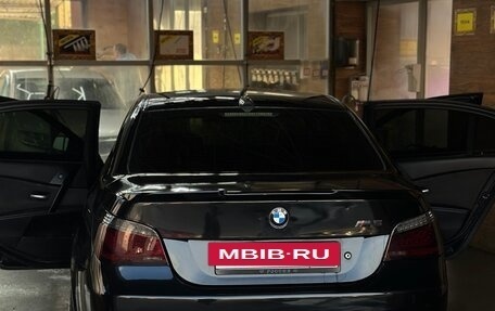 BMW 5 серия, 2005 год, 800 000 рублей, 10 фотография