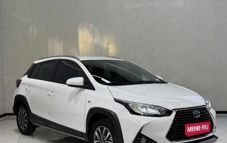 Toyota Yaris XP150 рестайлинг, 2022 год, 1 040 000 рублей, 1 фотография