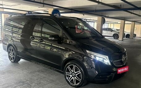 Mercedes-Benz V-Класс, 2021 год, 6 000 000 рублей, 3 фотография