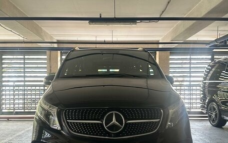 Mercedes-Benz V-Класс, 2021 год, 6 000 000 рублей, 2 фотография