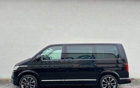 Volkswagen Multivan T6 рестайлинг, 2021 год, 4 000 000 рублей, 8 фотография