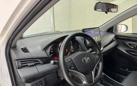 Toyota Yaris XP150 рестайлинг, 2022 год, 1 040 000 рублей, 9 фотография