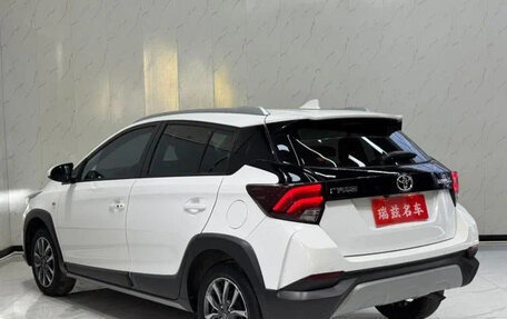 Toyota Yaris XP150 рестайлинг, 2022 год, 1 040 000 рублей, 4 фотография