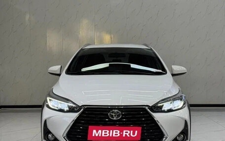 Toyota Yaris XP150 рестайлинг, 2022 год, 1 040 000 рублей, 2 фотография