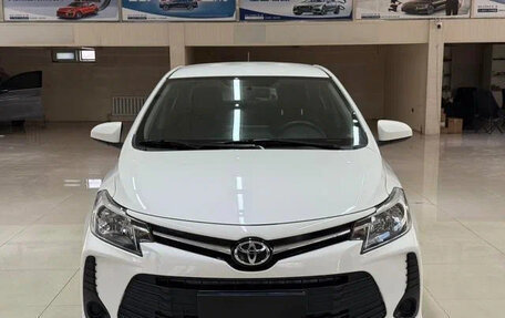 Toyota Vios III, 2022 год, 1 050 000 рублей, 2 фотография