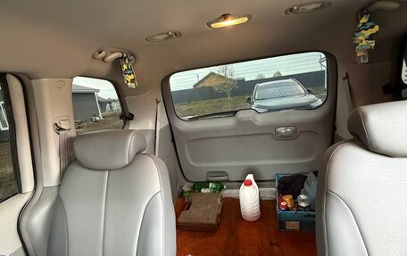 KIA Carnival III, 2007 год, 810 000 рублей, 10 фотография