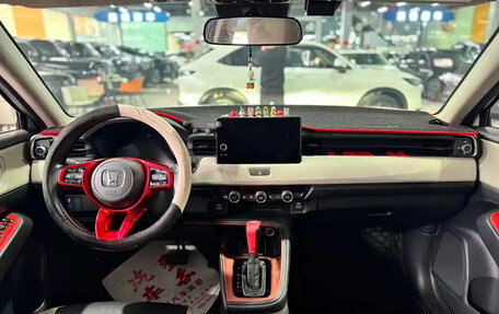 Honda Vezel, 2023 год, 1 600 000 рублей, 9 фотография